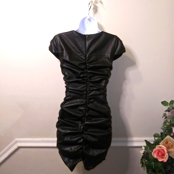 Zara Sexy Ruched Black Body-Con Faux Leather Dress - Picture 4 of 10